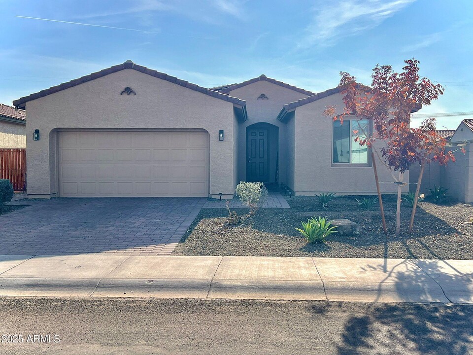 12223 Marguerite Ave in Avondale, AZ - Building Photo