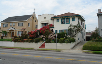 221 S Virgil Ave in Los Angeles, CA - Building Photo - Building Photo