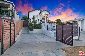 3114 Malabar St in Los Angeles, CA - Building Photo - Building Photo