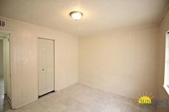 210 Dates Ave NW in Fort Walton Beach, FL - Building Photo - Building Photo