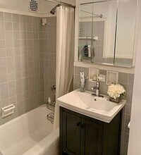 240 E 76th St in New York, NY - Building Photo - Building Photo