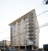 Maunaihi Terrace in Honolulu, HI - Building Photo - Building Photo