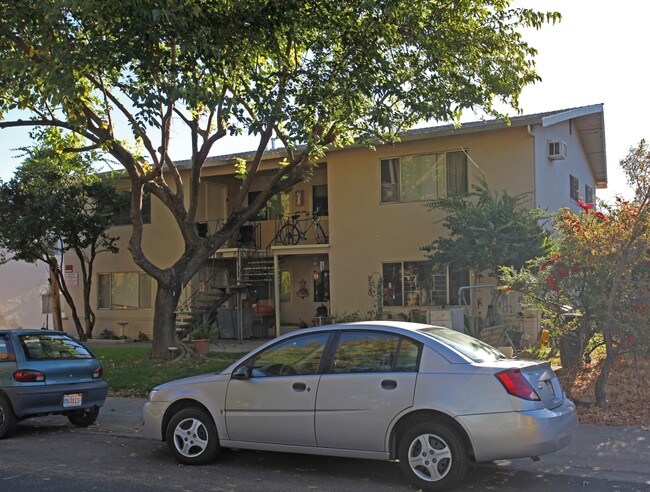 1926 Wildwood Way in Roseville, CA - Foto de edificio - Building Photo