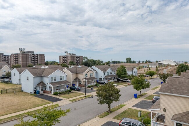 Lakeview on the Park in Buffalo, NY - Building Photo - Building Photo