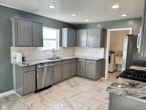 3658 Pickwick Cir in Plainfield, IN - Building Photo - Building Photo