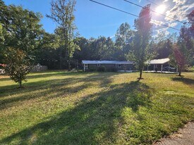 8303 Whispering Ln in Cottondale, AL - Building Photo