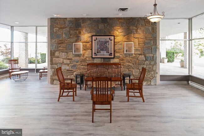 3245 Rio Dr-Unit -513 in Falls Church, VA - Building Photo - Building Photo