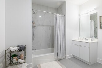 373 Communipaw Ave in Jersey City, NJ - Building Photo - Building Photo