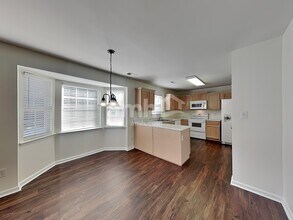 126 Elrosa Rd in Mooresville, NC - Building Photo - Building Photo