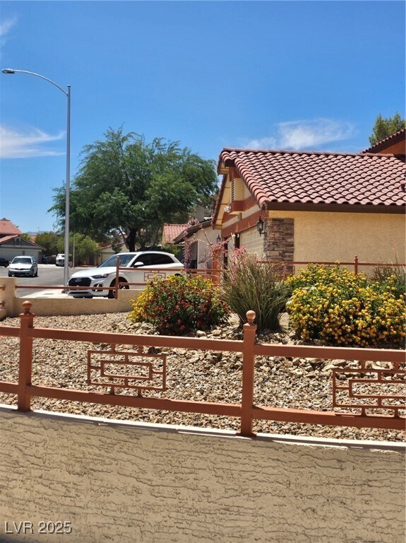 8600 Abanico Ct in Las Vegas, NV - Building Photo - Building Photo
