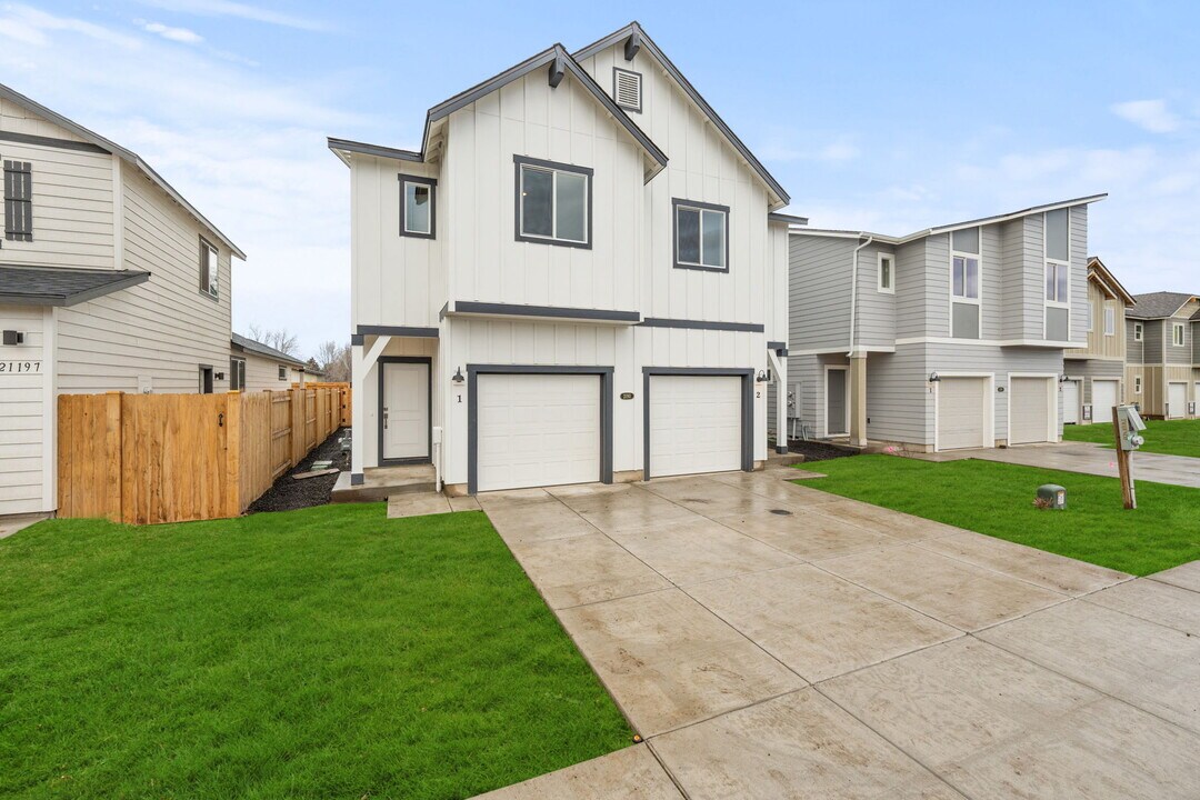 Acapella Townhomes in Bend, OR - Foto de edificio