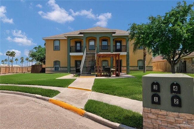 property at 801 E Daffodil Ave