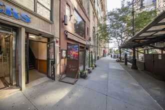 252 W 72nd St in New York, NY - Building Photo - Building Photo