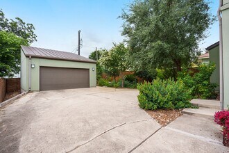 1506 W Mistletoe Ave in San Antonio, TX - Building Photo - Building Photo