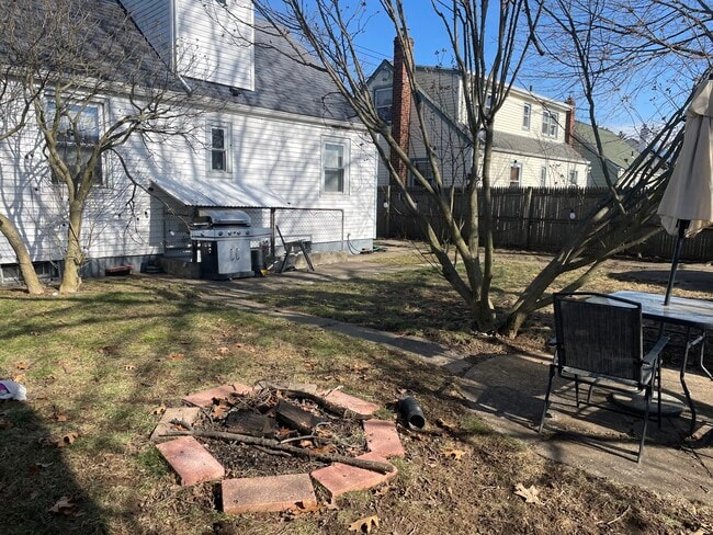 976 Jerusalem Ave, Unit Pet friendly in Uniondale, NY - Foto de edificio - Building Photo