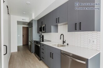 17305 NE 67th Ct in Redmond, WA - Foto de edificio - Building Photo