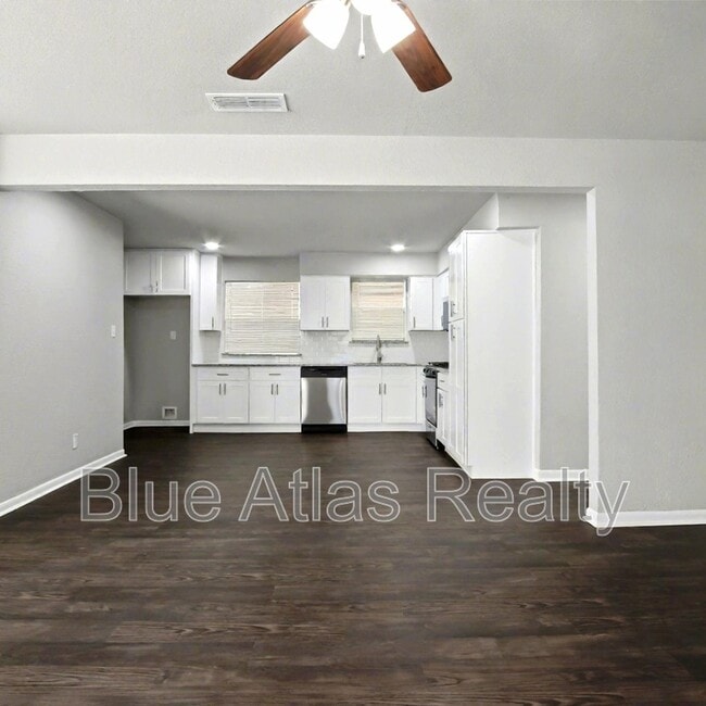 1613 Continental Dr in Blue Mound, TX - Building Photo - Building Photo