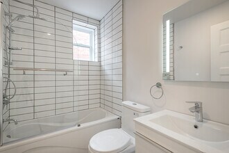 5915 Décarie in Montréal, QC - Building Photo - Building Photo