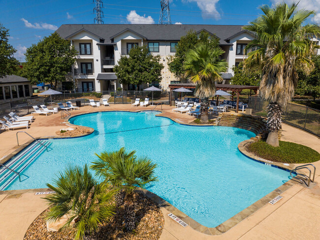 Westwood Terrace in San Antonio, TX - Foto de edificio - Building Photo