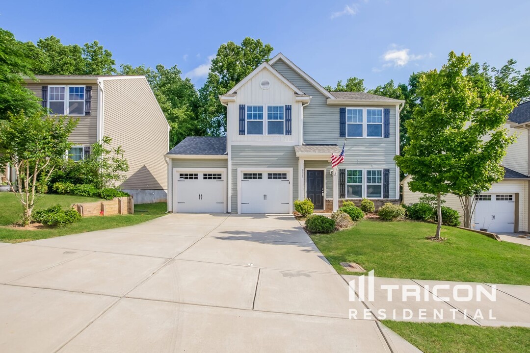 111 Collenton Ln in Mooresville, NC - Foto de edificio