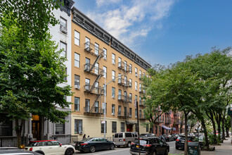 440 W 47th St in New York, NY - Building Photo - Primary Photo