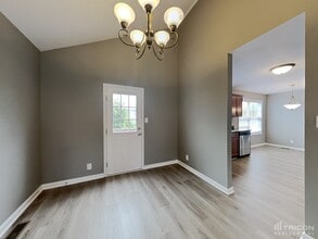 1335 Loren Circle in Clarksville, TN - Building Photo - Building Photo