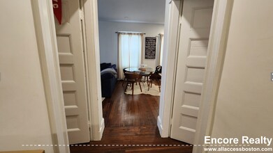 8 Nonantum St, Unit 1 in Boston, MA - Building Photo - Building Photo