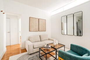 444 W 48th St in New York, NY - Building Photo