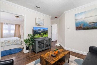 2625 NE 13th Ct in Fort Lauderdale, FL - Foto de edificio - Building Photo