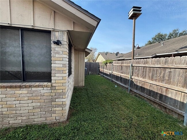 210 Planters Dr in Victoria, TX - Building Photo - Building Photo