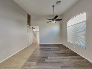 7261 W Glenn Dr in Glendale, AZ - Foto de edificio - Building Photo