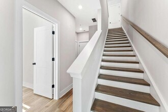 1272 Longreen Ter NW in Atlanta, GA - Foto de edificio - Building Photo