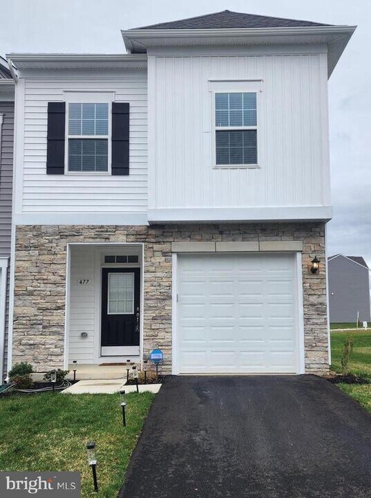 477 Hillsdale Pl in Martinsburg, WV - Building Photo