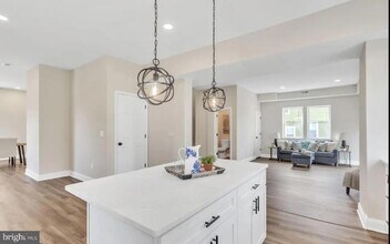 4000 Maine Ave in Baltimore, MD - Building Photo - Building Photo