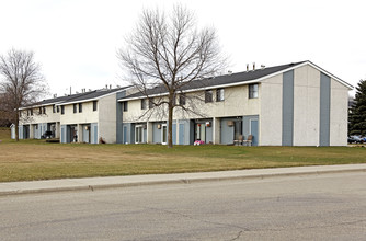 Centre Square Apartments in Sauk Centre, MN - Building Photo - Building Photo