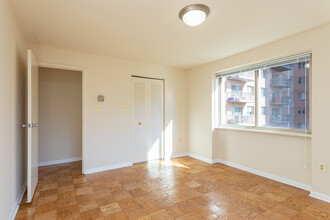 Kensington House in Kensington, MD - Foto de edificio - Interior Photo