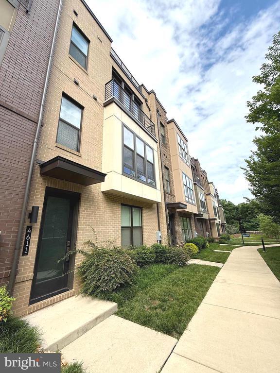 property at 4611 Quinns Ml Wy