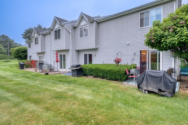 155 Redstone Hl Rd in Bristol, CT - Building Photo - Building Photo