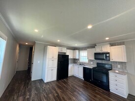 3512 Queens Point Terrace in Lansing, MI - Building Photo