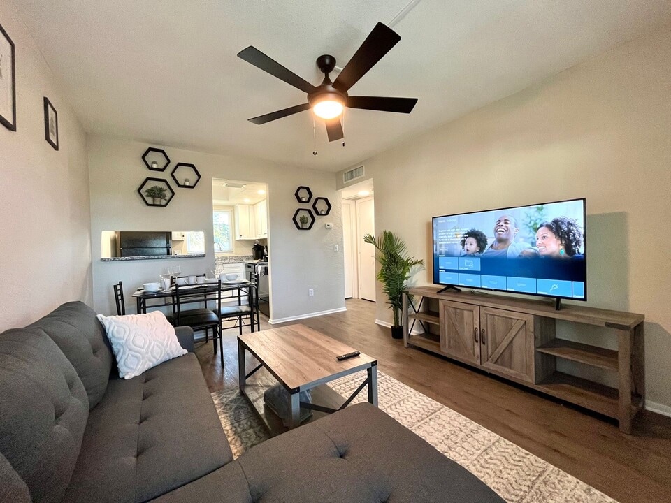 Raven at Bay Pines in St. Petersburg, FL - Building Photo