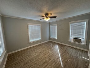 2101 Mitchell Ave in Waco, TX - Building Photo - Building Photo