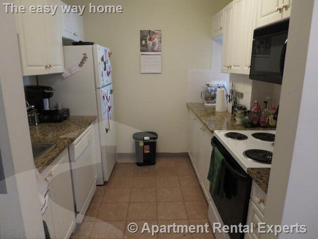 373 Highland Ave, Unit #211 in Somerville, MA - Foto de edificio - Building Photo