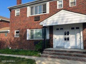 346 South St in Eatontown, NJ - Building Photo