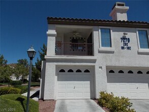 7270 Diamond Canyon Ln in Las Vegas, NV - Building Photo - Building Photo