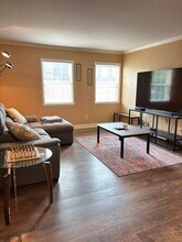 357 N Post Oak Ln in Houston, TX - Building Photo - Building Photo