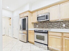 2130 W Hunter Ct in Phoenix, AZ - Building Photo