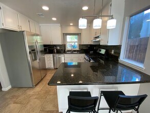 539 Spruce Ct in Palmdale, CA - Building Photo - Building Photo