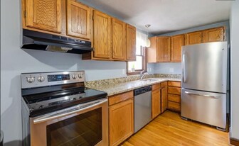 52 Winnepurkit Ave in Lynn, MA - Building Photo