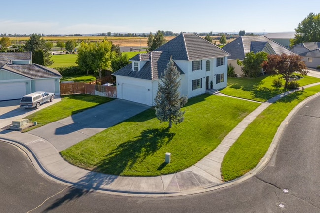 305 E Inglewood Dr in Moses Lake, WA - Building Photo - Building Photo