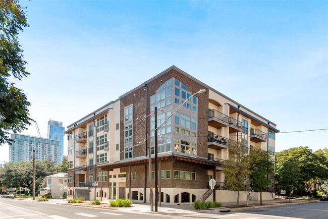 property at 908 Nueces St